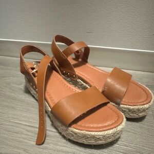 Cushionaire Tan Espadrille Sandals